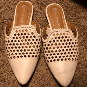 LAST CALL.  Make Offer!  Sam Elderman Dupes. Size 6.